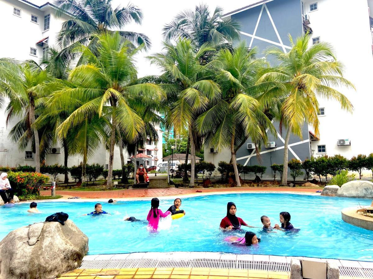 Smilez Homestay H102 & A306 At Pd Perdana Kondo Resort Porto Dickson Exterior foto